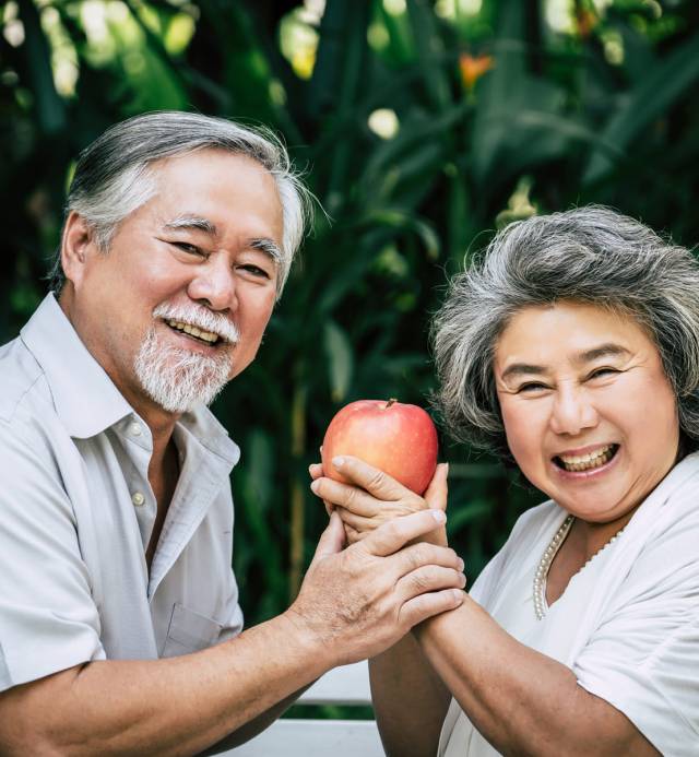 Picture3_elderly-couples-playing-and-eating-some-fruit-2026-01-07-00-55-03-utc